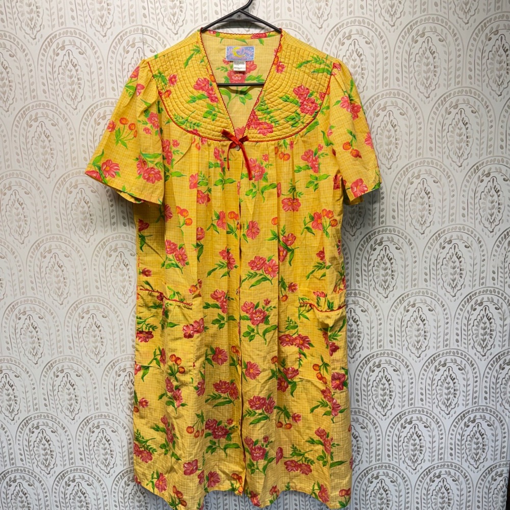 Moon Dance House Dress Womens Large Yellow Floral Cherry Quilted V-Neck Pockets